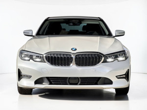 BWM 320i xDrive Sedan foto 2