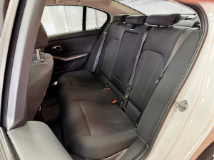 BWM 320i xDrive Sedan foto 9