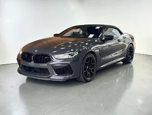 BMW M8 convertible foto 1