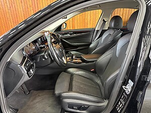 BMW 5 Series 520d xDrive A/T foto 3