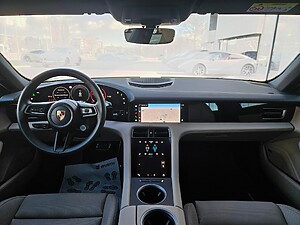 Porsche Taycan 4S Cross Turismo foto 7
