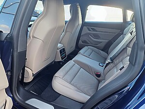 Porsche Taycan 4S Cross Turismo foto 10