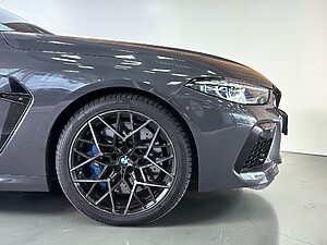 BMW M8 convertible foto 6