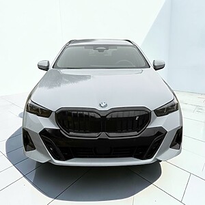 BMW i5 xDrive40 Touring foto 2