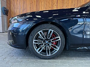 BMW 5 Series Touring 540d foto 4