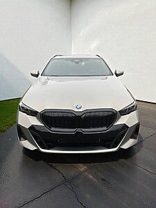 BMW 5 Series Touring 540d foto 2