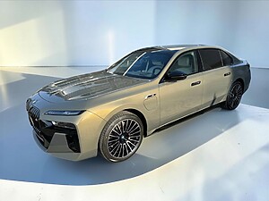 BMW M760e xDrive Sedan foto 1