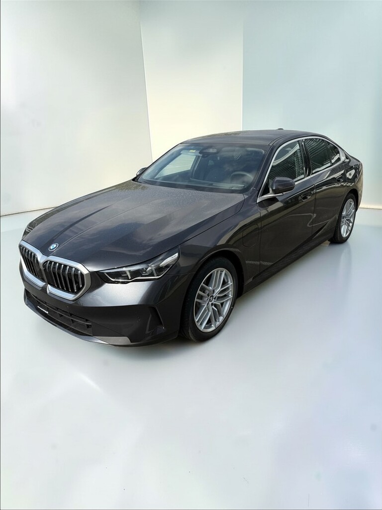 BMW 550e xDrive Sedan
