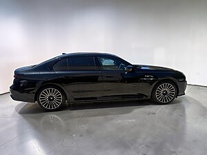 BMW M760e xDrive Sedan foto 6
