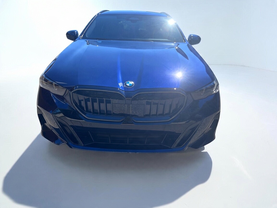 BMW 520d xDrive Touring foto 2