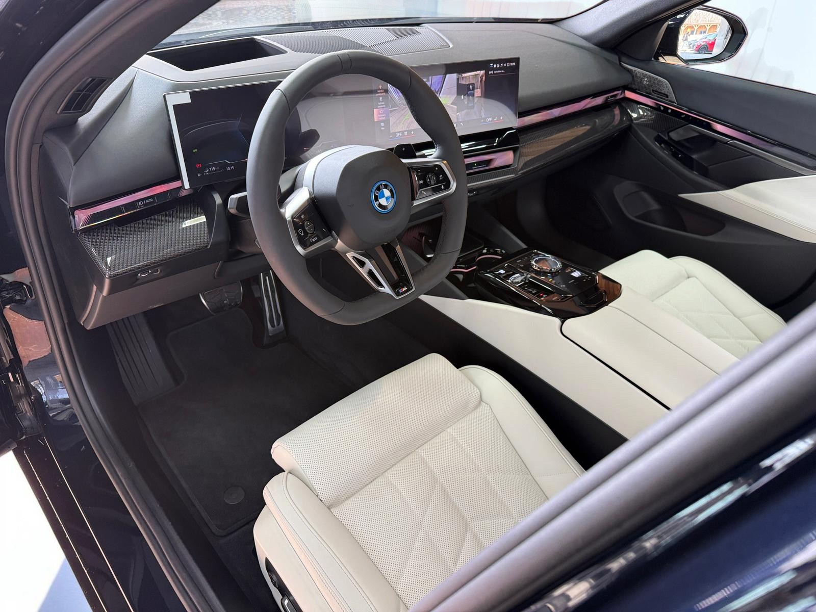 BMW 550e xDrive Sedan foto 7